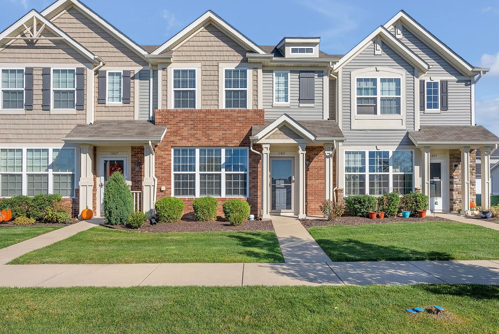 Photo of 11421 Vermont Place, Crown Point, IN 46307 (MLS # 831823)