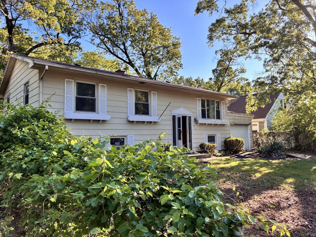 Photo of 714 Washington Park Boulevard, Michigan City, IN 46360 (MLS # 839999)