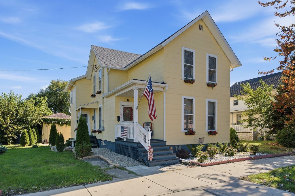 Photo of 508 Wabash Street, Michigan City, IN 46360 (MLS # 846452)