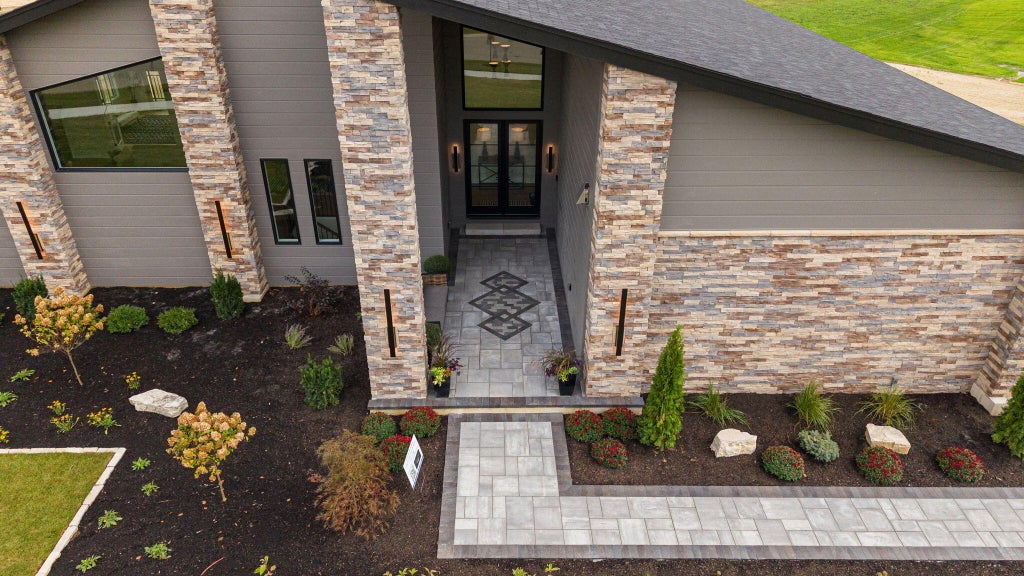 Photo of 455 Stonebridge Parkway, Valparaiso, IN 46383 (MLS # 845694)