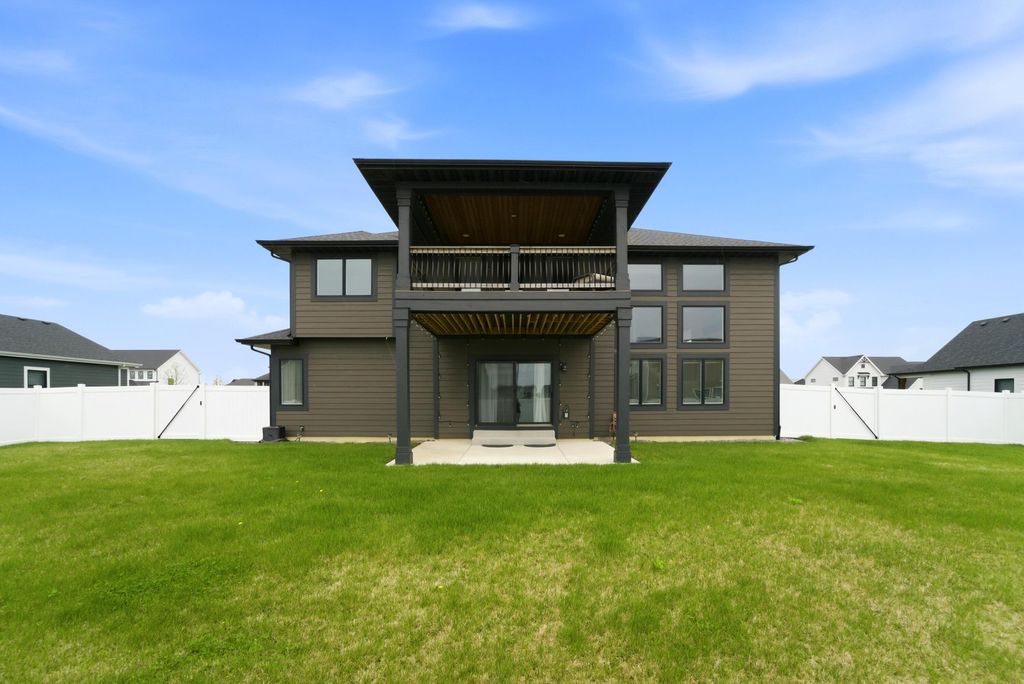 Photo of 9343 Iris Drive, Saint John, IN 46373 (MLS # 838084)