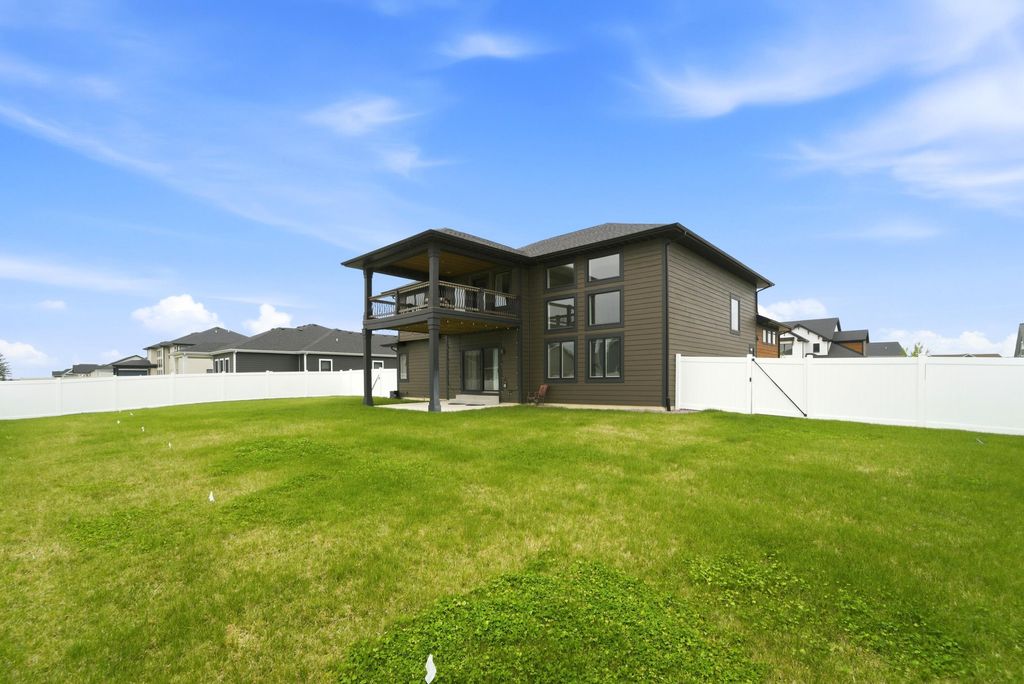 Photo of 9343 Iris Drive, Saint John, IN 46373 (MLS # 838084)