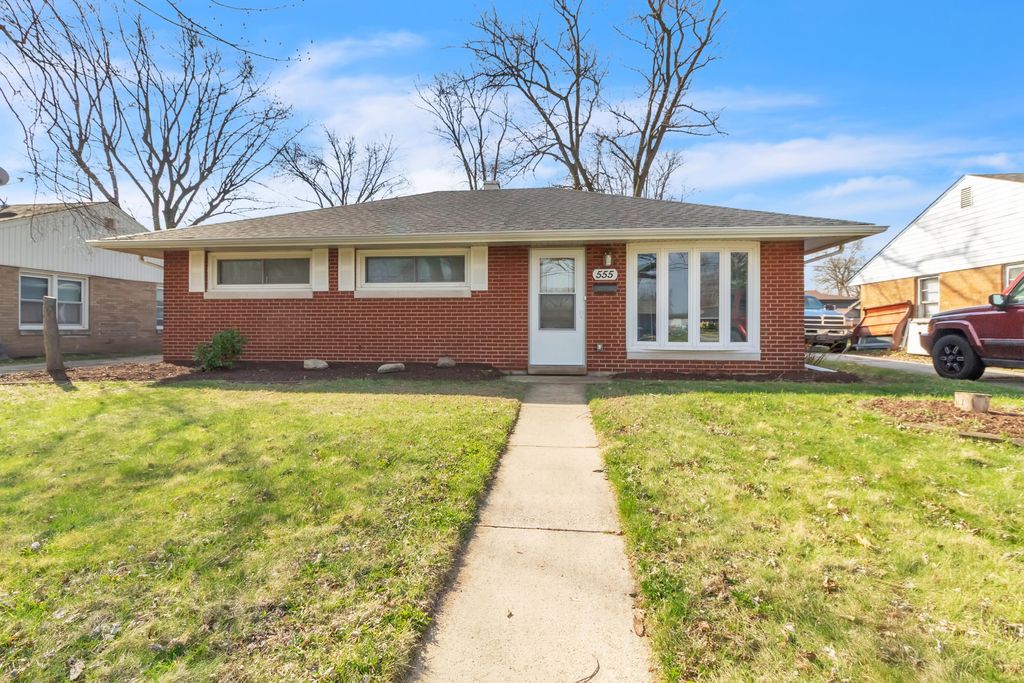 Photo of 555 W Pine Street, Griffith, IN 46319 (MLS # 836194)