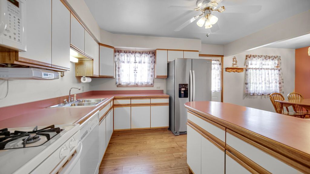 Photo of 141 Monticello Drive, Dyer, IN 46311 (MLS # 836805)