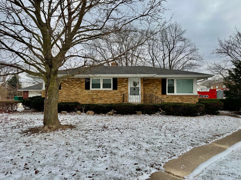 Photo of 6797 Adams Street, Merrillville, IN 46410 (MLS # 832234)