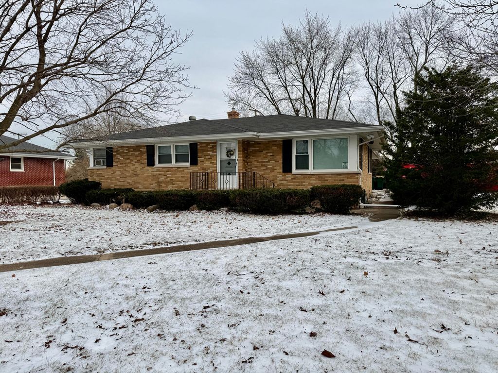Photo of 6797 Adams Street, Merrillville, IN 46410 (MLS # 832234)