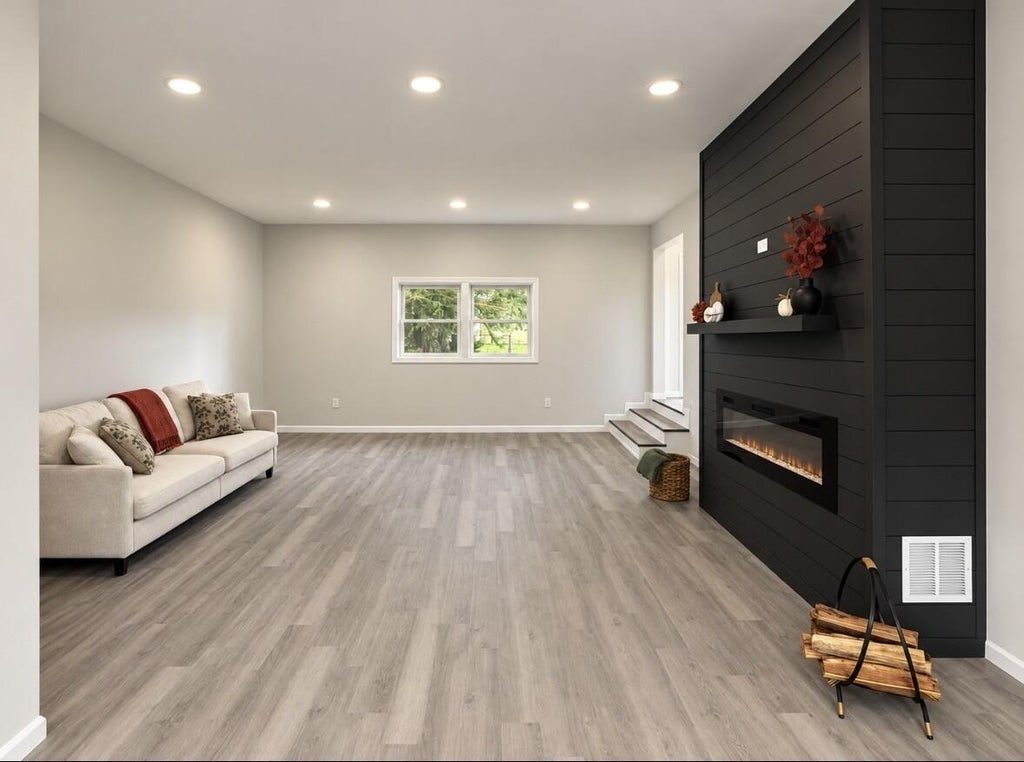 Photo of 317 S 350 W, Valparaiso, IN 46385 (MLS # 846155)