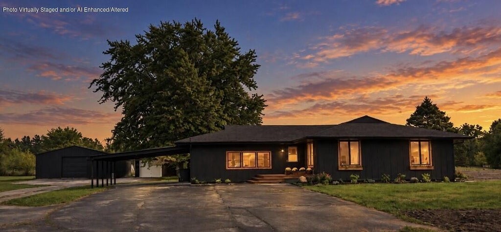 Photo of 317 S 350 W, Valparaiso, IN 46385 (MLS # 846155)