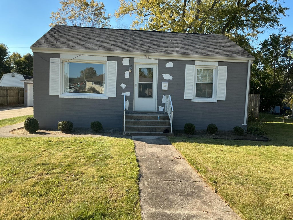 Photo of 510 N Lawrence Street, Hobart, IN 46342 (MLS # 847211)