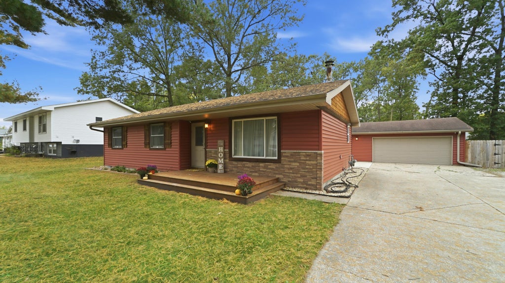 Photo of 10352 N 493 E, DeMotte, IN 46310 (MLS # 846934)