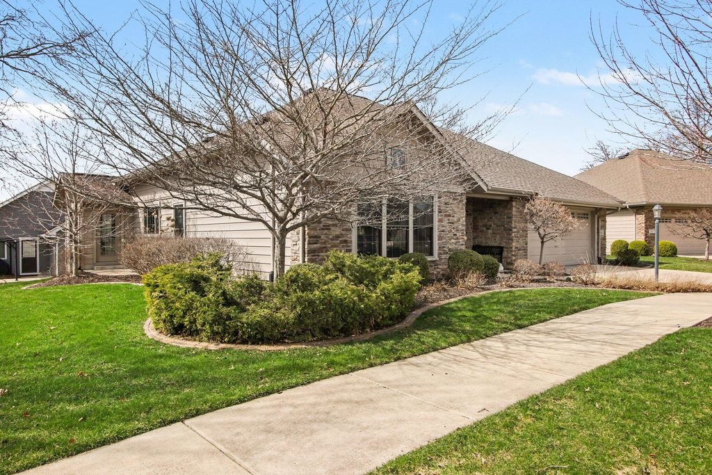 Photo of 3801 Westbridge Drive, Valparaiso, IN 46383 (MLS # 835922)