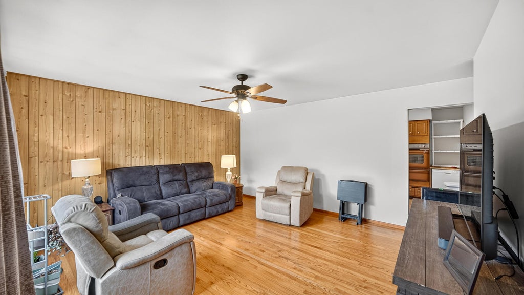 Photo of 6312 Lakewood Avenue, Portage, IN 46368 (MLS # 845956)