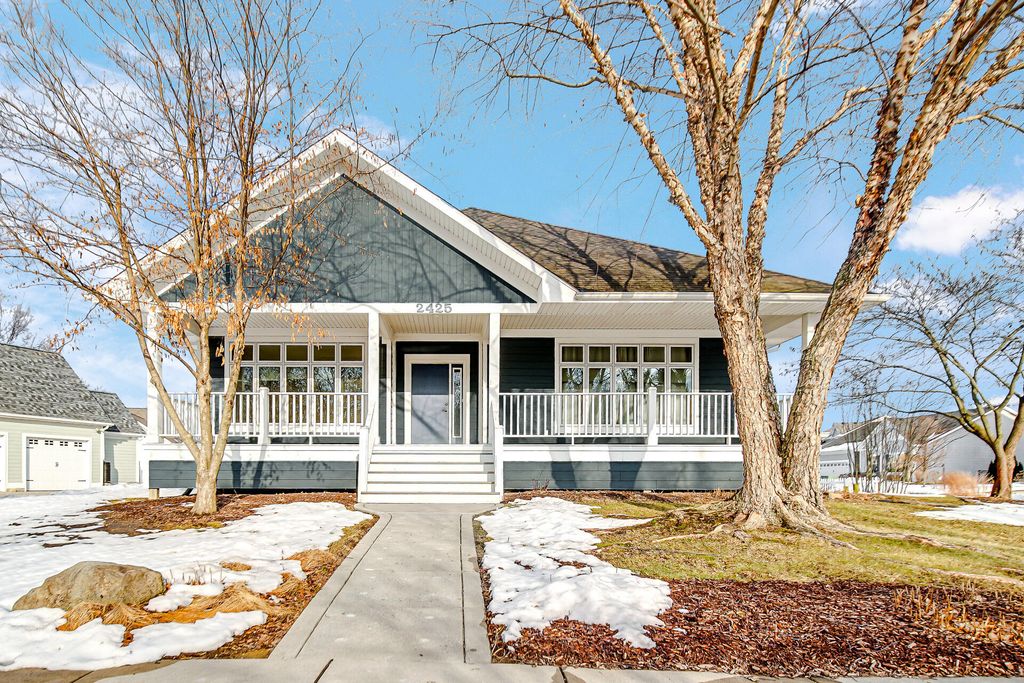 Photo of 2425 Dickinson Road, Chesterton, IN 46304 (MLS # 834292)