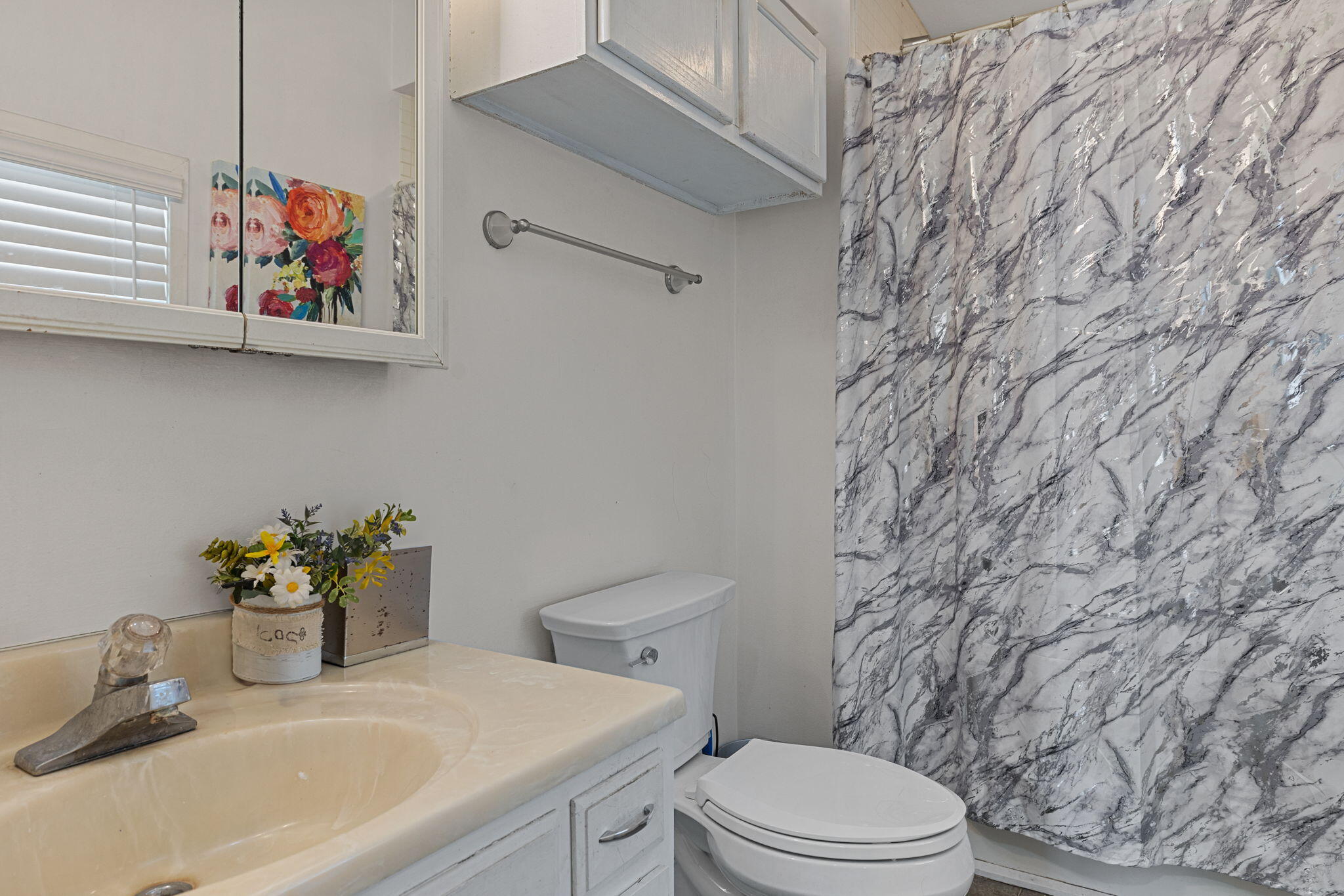 La Porte, Indiana 46350, United States, 4 Bedrooms Bedrooms, ,1 BathroomBathrooms,Residential,Pending,7100