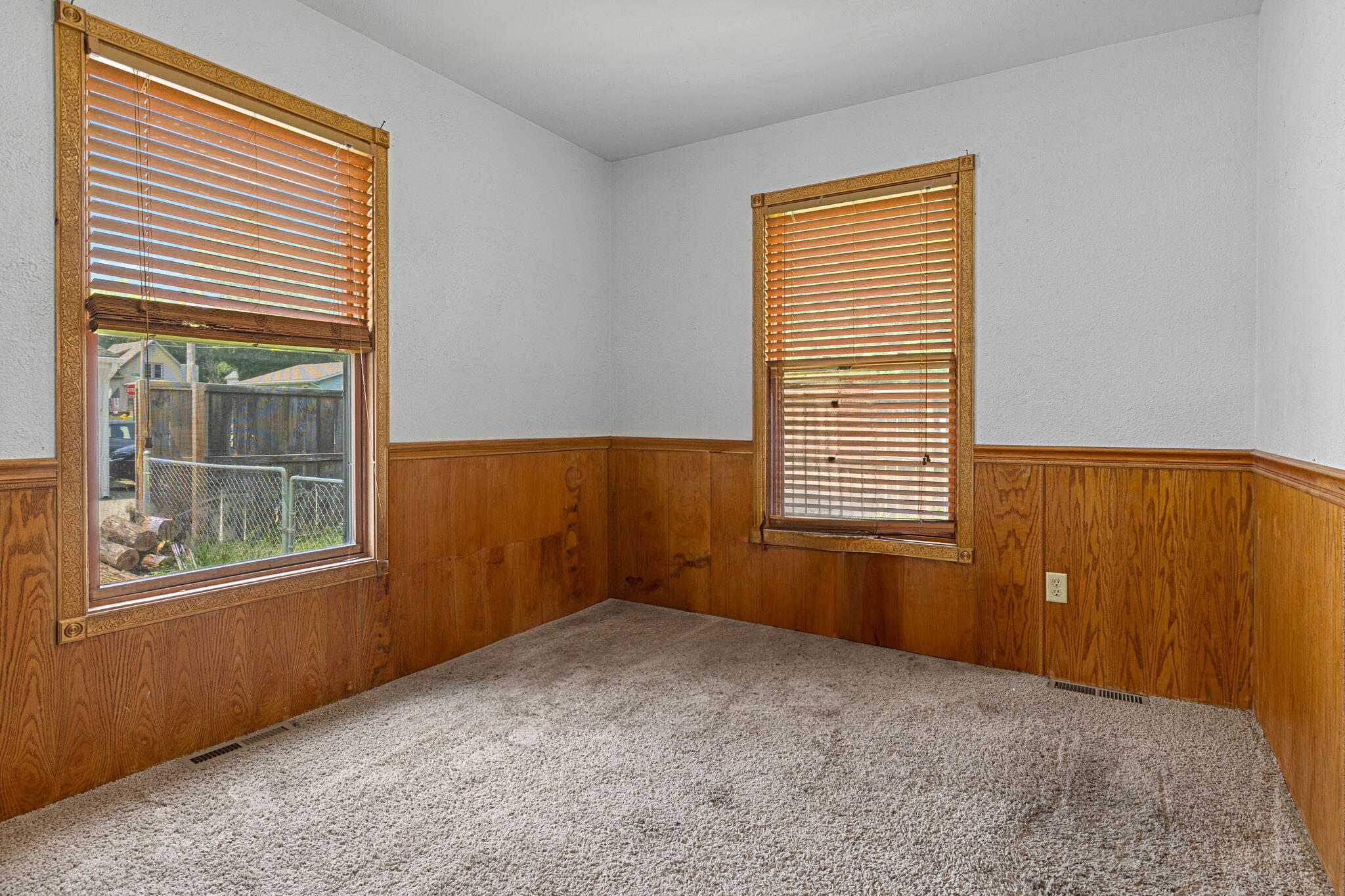 La Porte, Indiana 46350, United States, 4 Bedrooms Bedrooms, ,1 BathroomBathrooms,Residential,Pending,7100