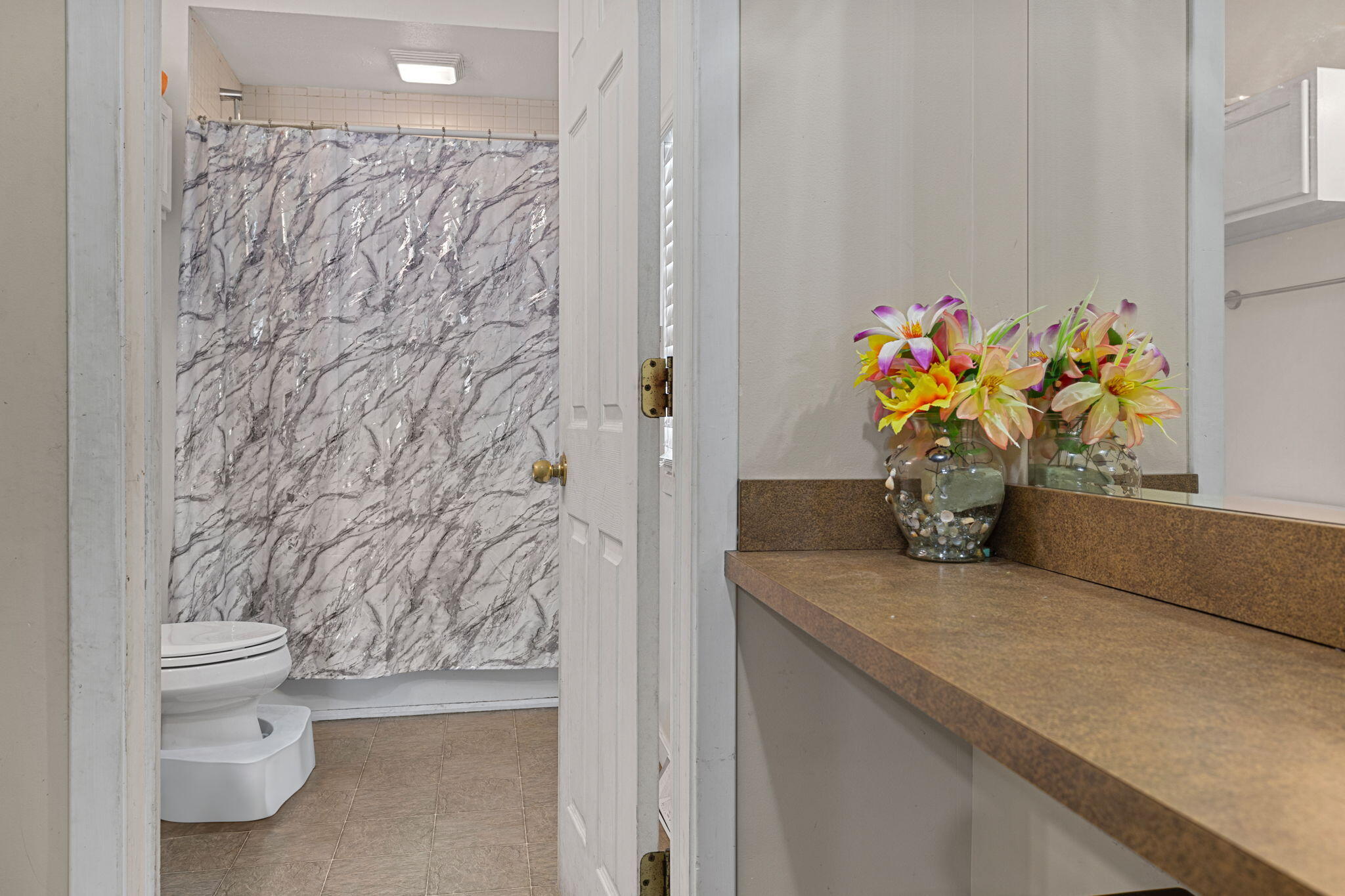 La Porte, Indiana 46350, United States, 4 Bedrooms Bedrooms, ,1 BathroomBathrooms,Residential,Pending,7100