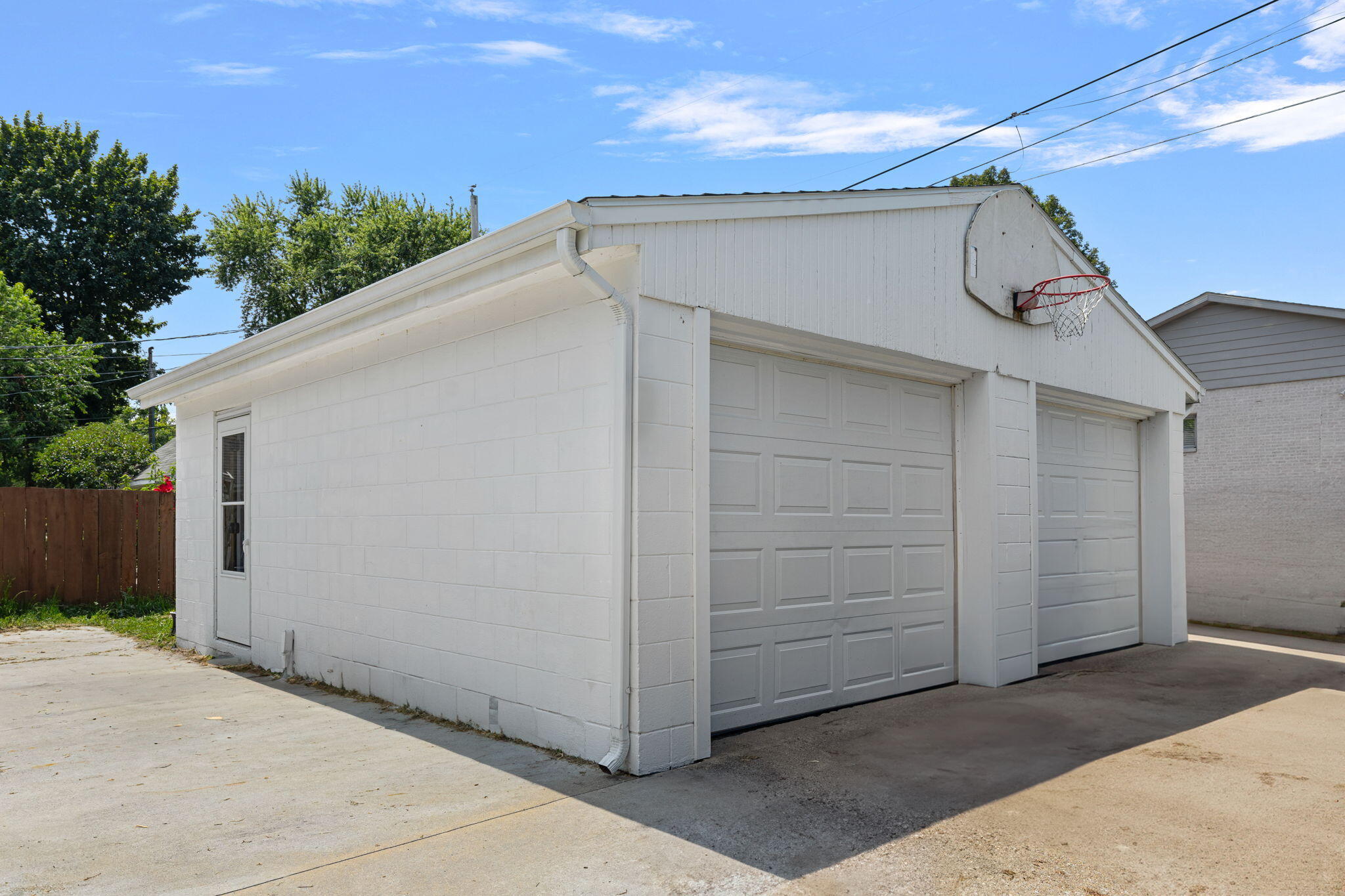 La Porte, Indiana 46350, United States, 4 Bedrooms Bedrooms, ,1 BathroomBathrooms,Residential,Pending,7100