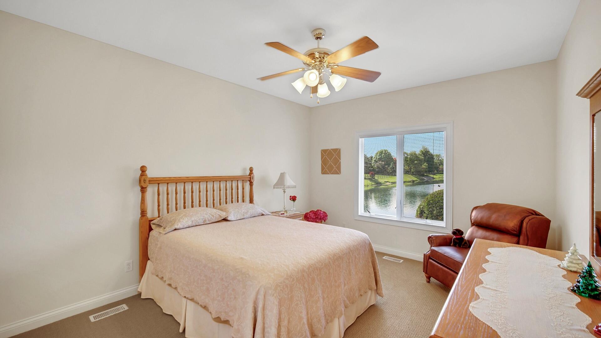 Highland, Indiana 46322, United States, 3 Bedrooms Bedrooms, ,3 BathroomsBathrooms,Residential,Pending,142514