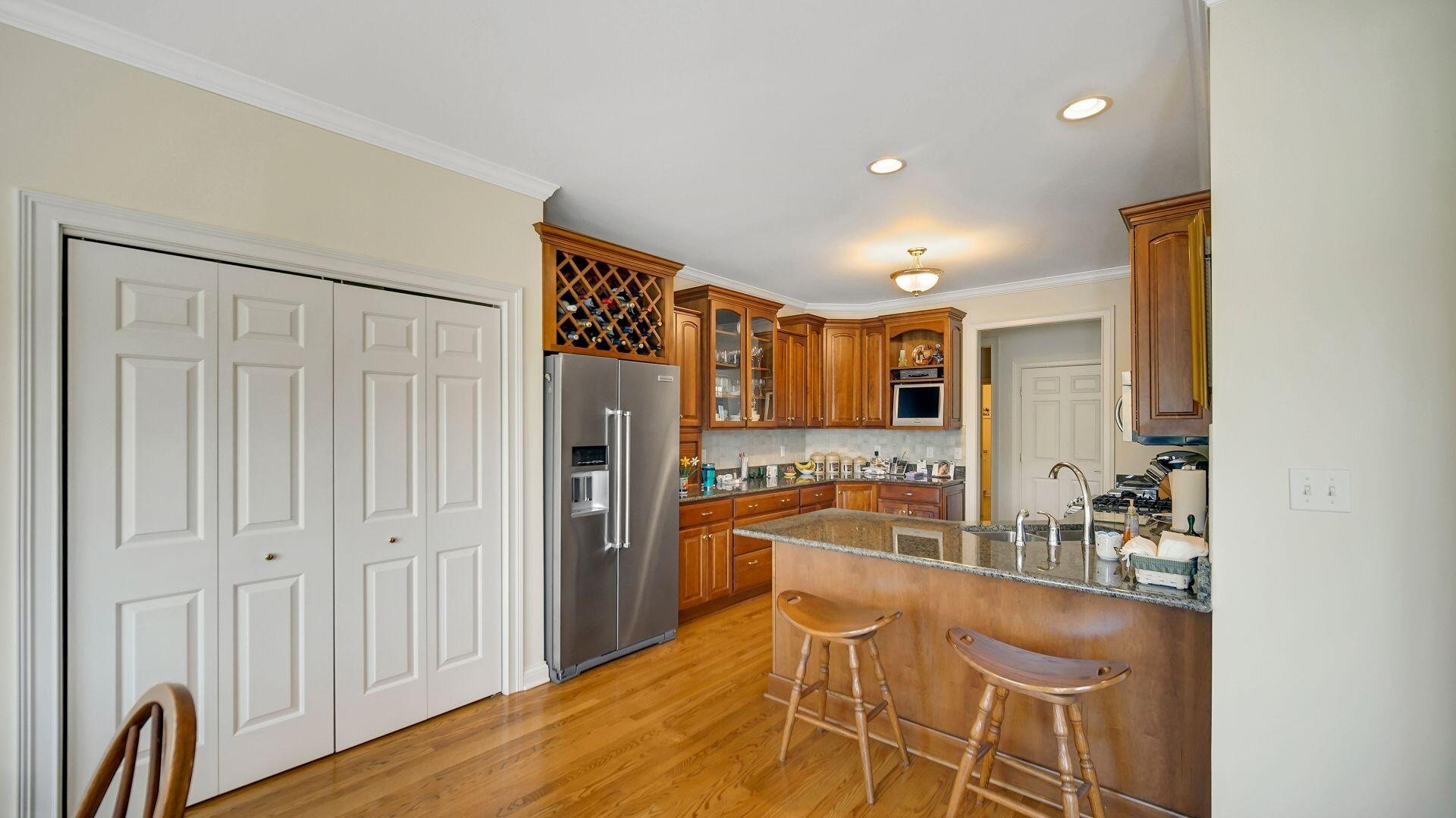 Highland, Indiana 46322, United States, 3 Bedrooms Bedrooms, ,3 BathroomsBathrooms,Residential,Pending,142514