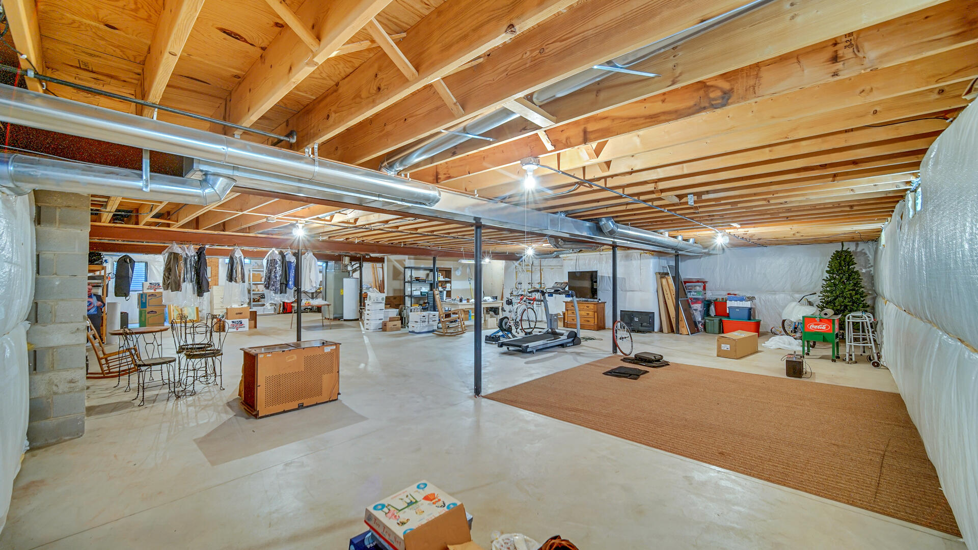 Highland, Indiana 46322, United States, 3 Bedrooms Bedrooms, ,3 BathroomsBathrooms,Residential,Pending,142514