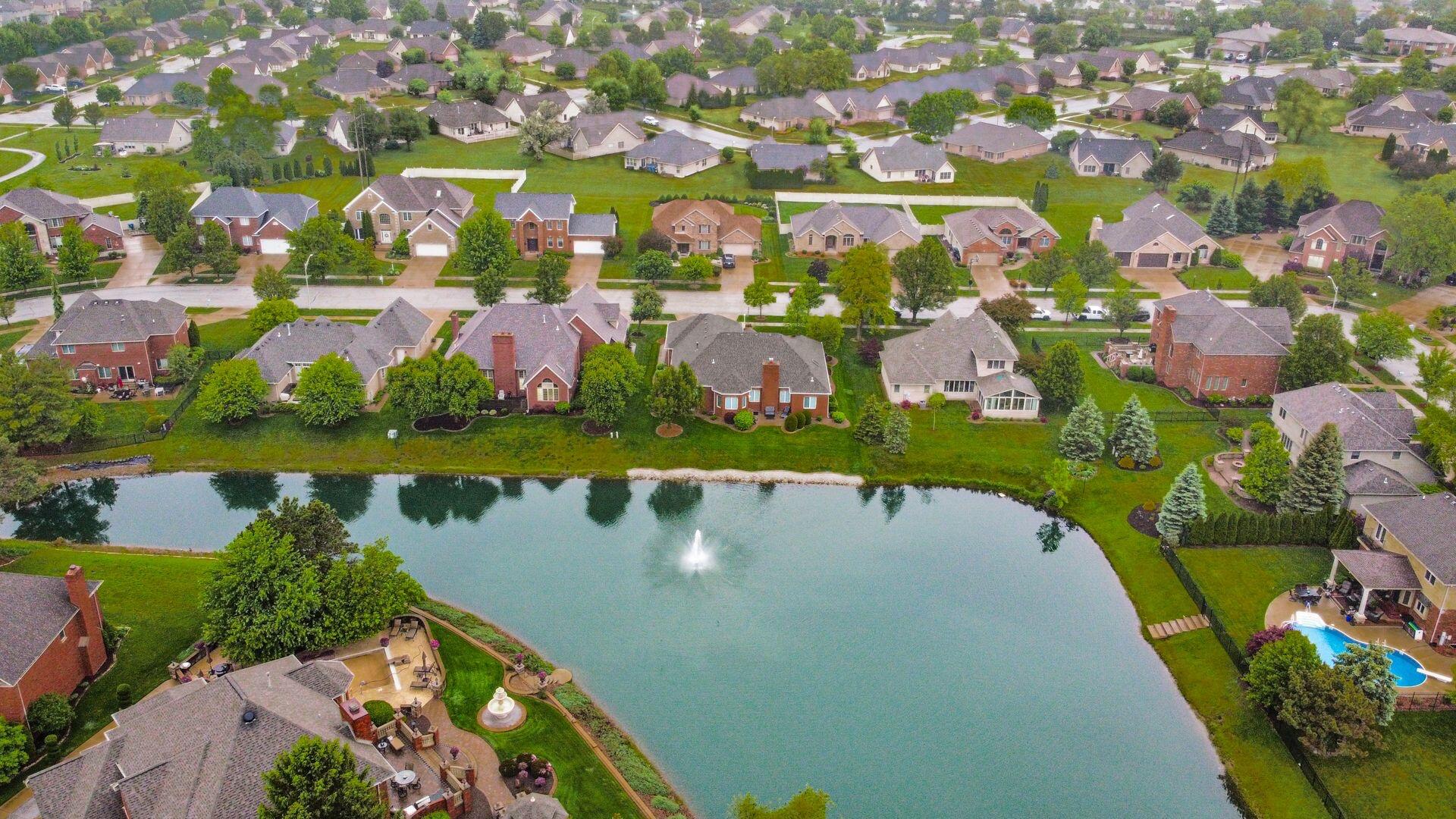 Highland, Indiana 46322, United States, 3 Bedrooms Bedrooms, ,3 BathroomsBathrooms,Residential,Pending,142514