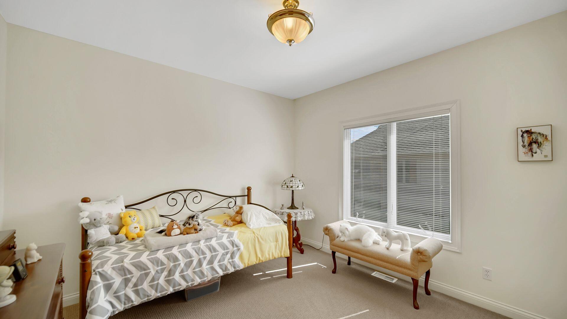 Highland, Indiana 46322, United States, 3 Bedrooms Bedrooms, ,3 BathroomsBathrooms,Residential,Pending,142514