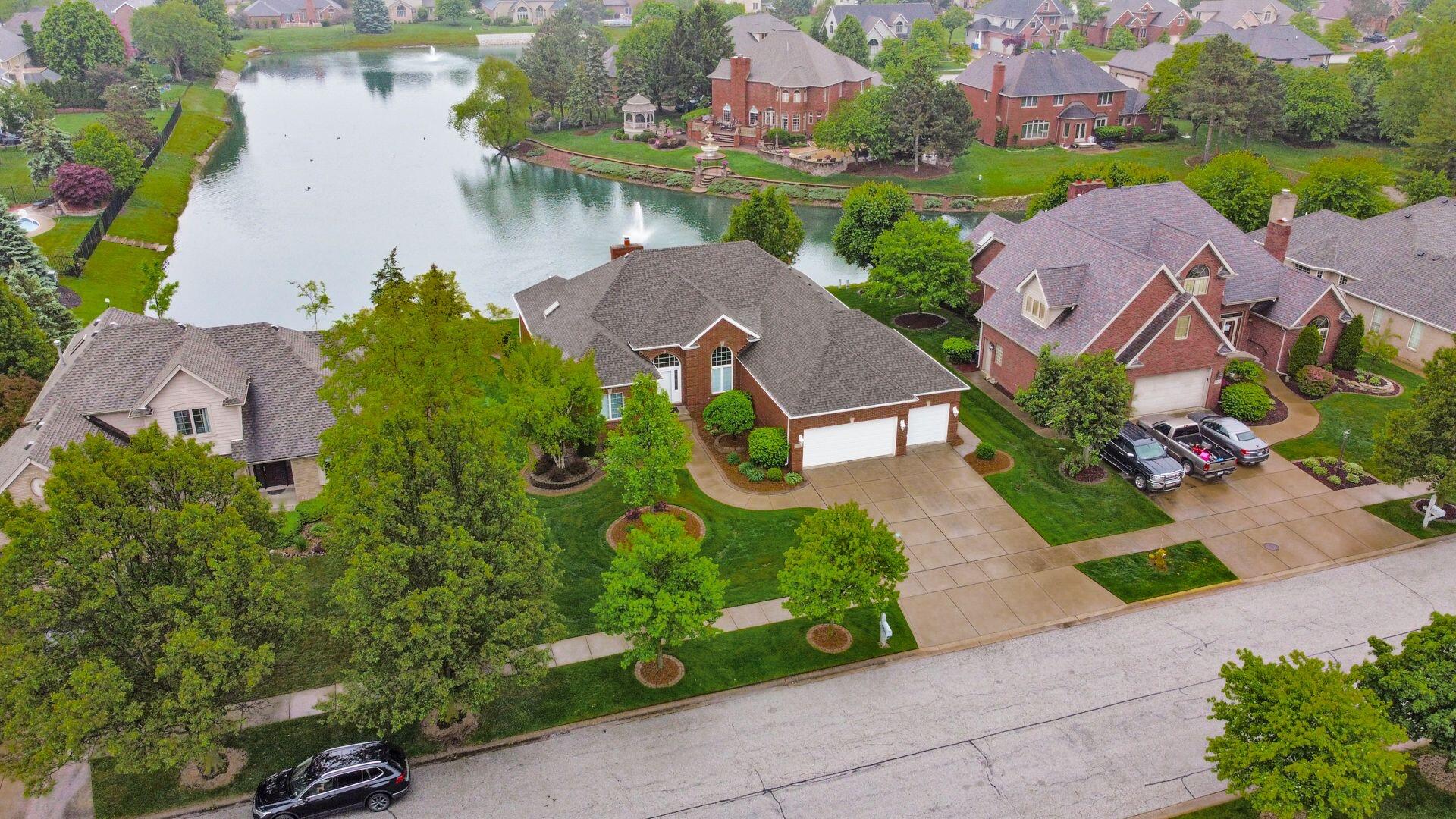 Highland, Indiana 46322, United States, 3 Bedrooms Bedrooms, ,3 BathroomsBathrooms,Residential,Pending,142514