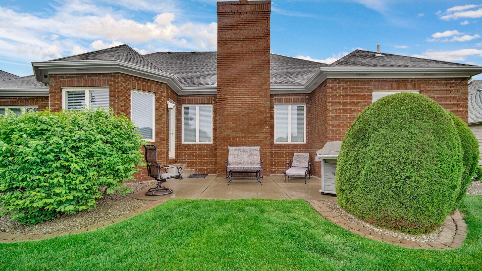 Highland, Indiana 46322, United States, 3 Bedrooms Bedrooms, ,3 BathroomsBathrooms,Residential,Pending,142514