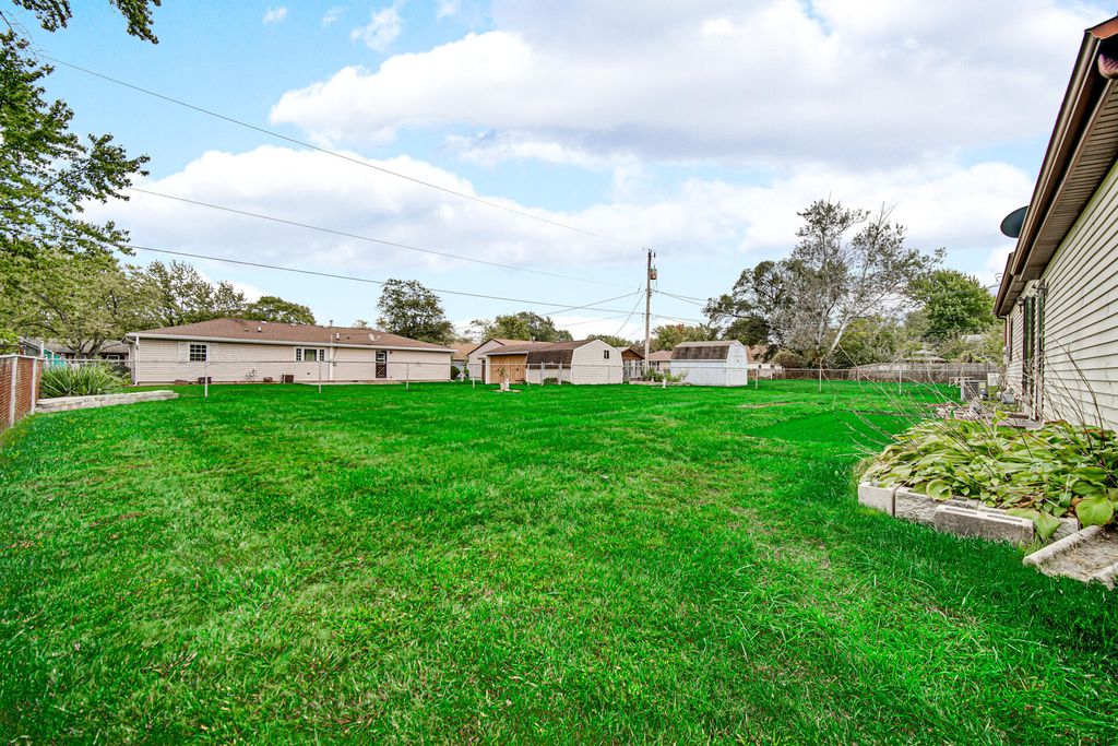 Photo of 637 Old Forge Road, Valparaiso, IN 46385 (MLS # 829453)
