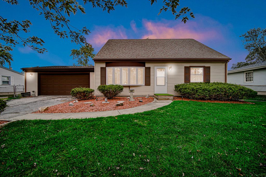 Photo of 637 Old Forge Road, Valparaiso, IN 46385 (MLS # 829453)