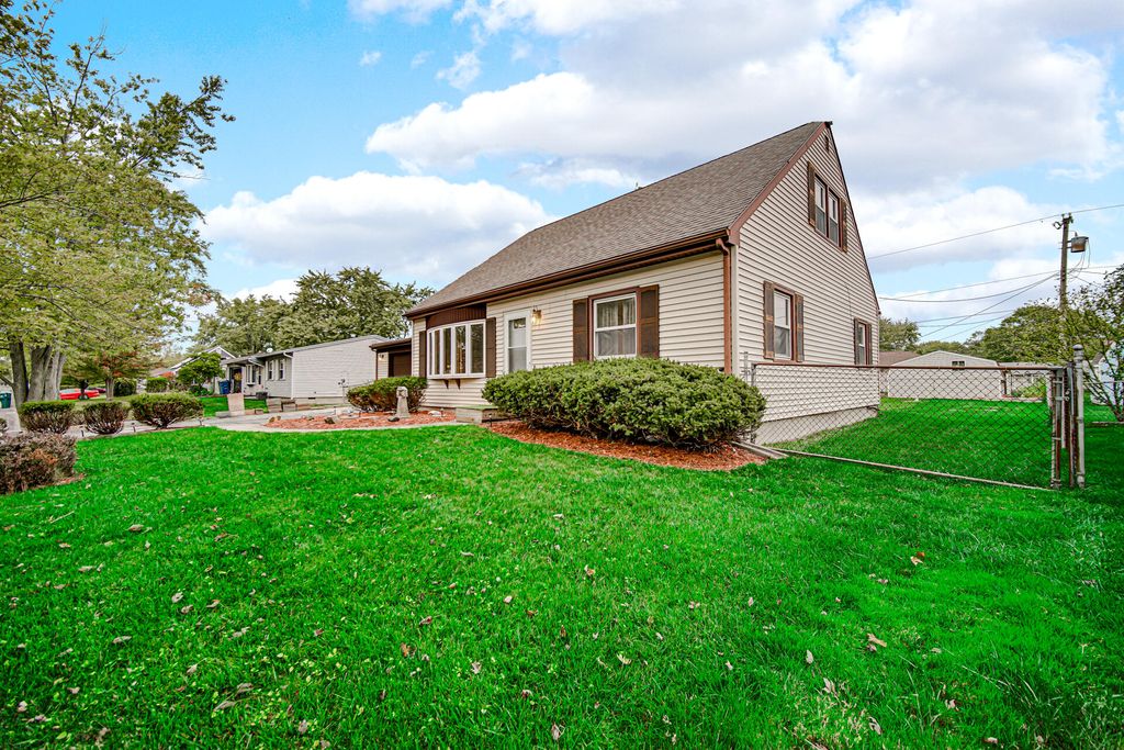 Photo of 637 Old Forge Road, Valparaiso, IN 46385 (MLS # 829453)