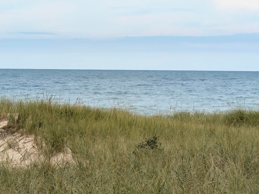 Photo of 1526 Lake Shore Drive, Michigan City, IN 46360 (MLS # 845762)