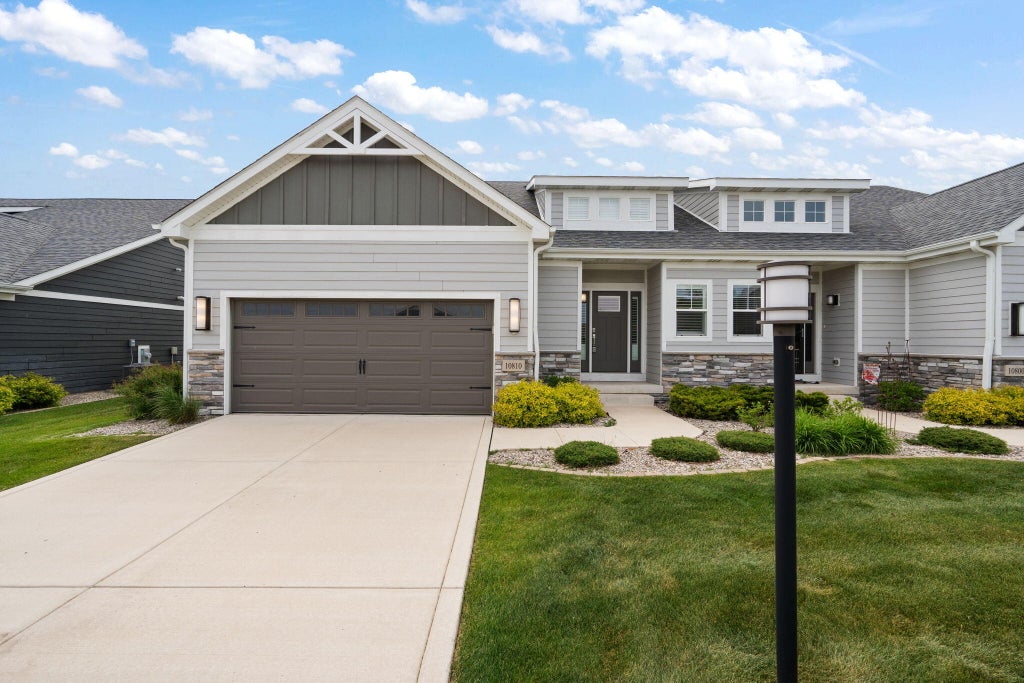 Photo of 10810 Scarlett Oak Drive, Saint John, IN 46373 (MLS # 840810)