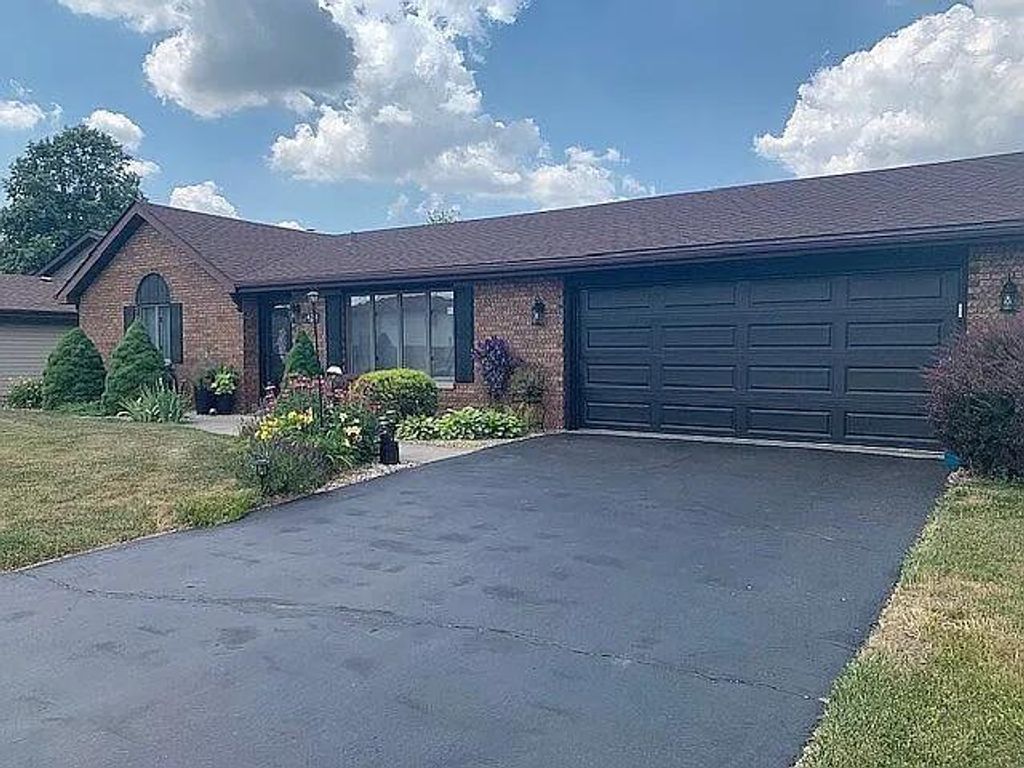 Photo of 2428 Rolling Hill Drive, Dyer, IN 46311 (MLS # 836454)