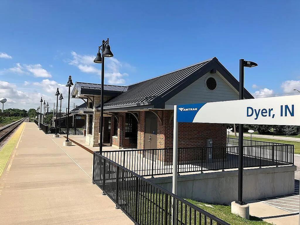 2428 Rolling Hill Drive