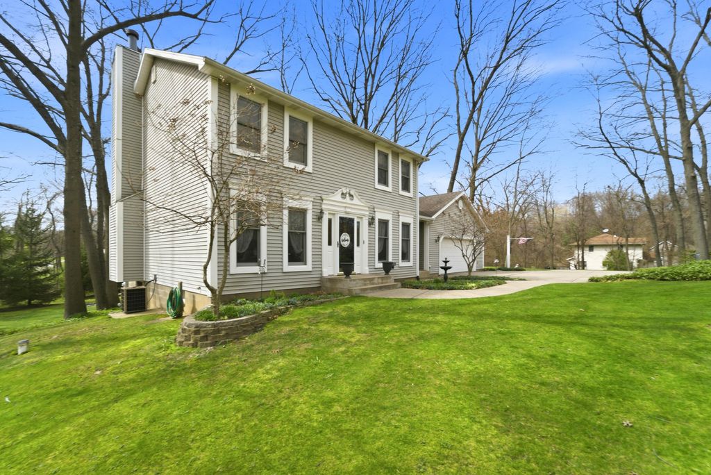 Photo of 1388 N Cortland Lane, La Porte, IN 46350 (MLS # 837095)