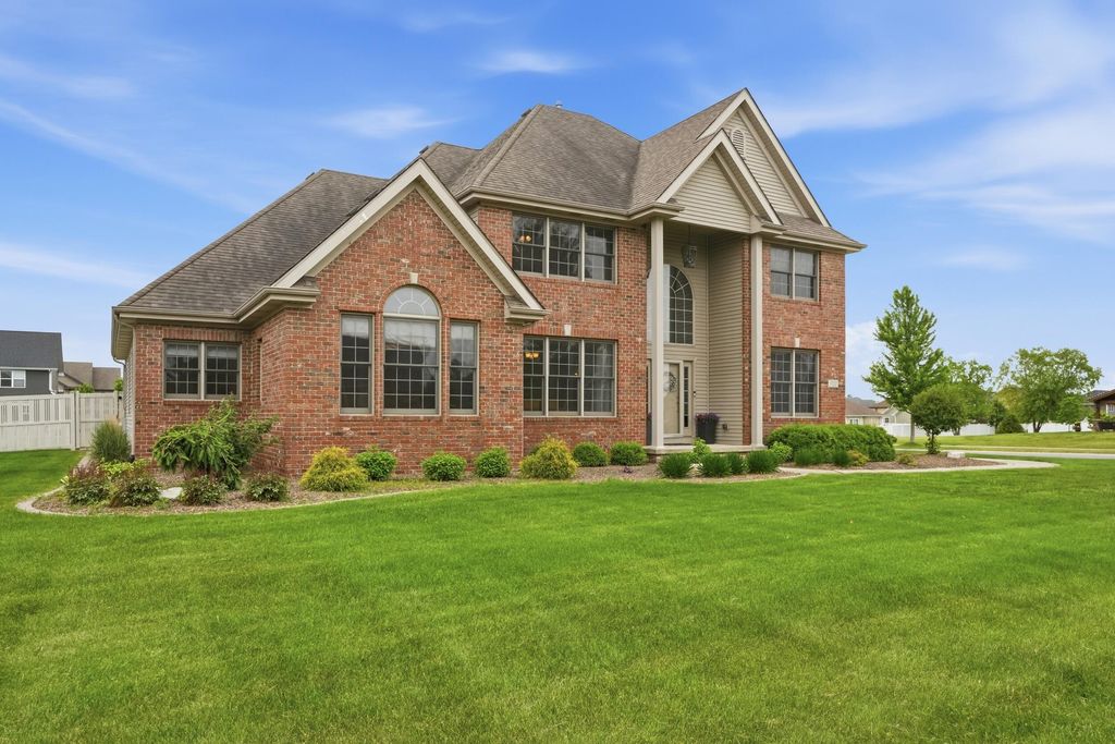 Photo of 9111 W 96th Place, Saint John, IN 46373 (MLS # 840136)