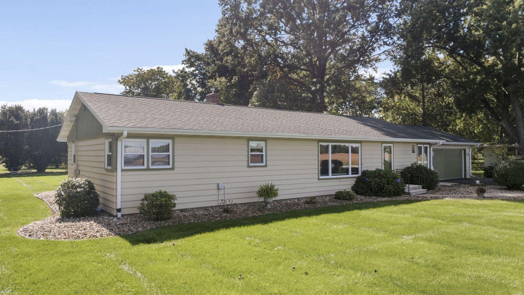 Photo of 412 W 250 S, La Porte, IN 46350 (MLS # 846450)