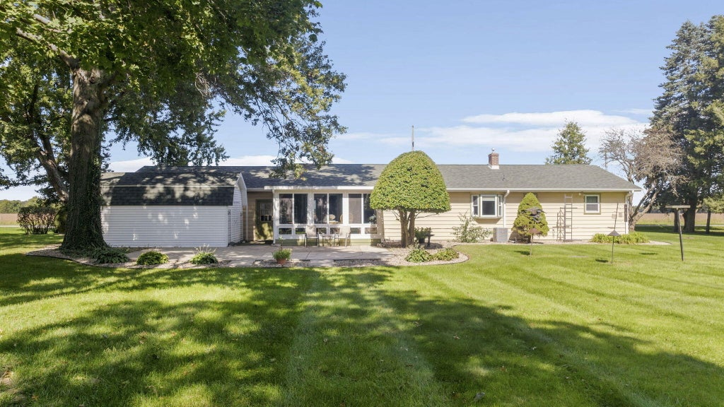 Photo of 412 W 250 S, La Porte, IN 46350 (MLS # 846450)
