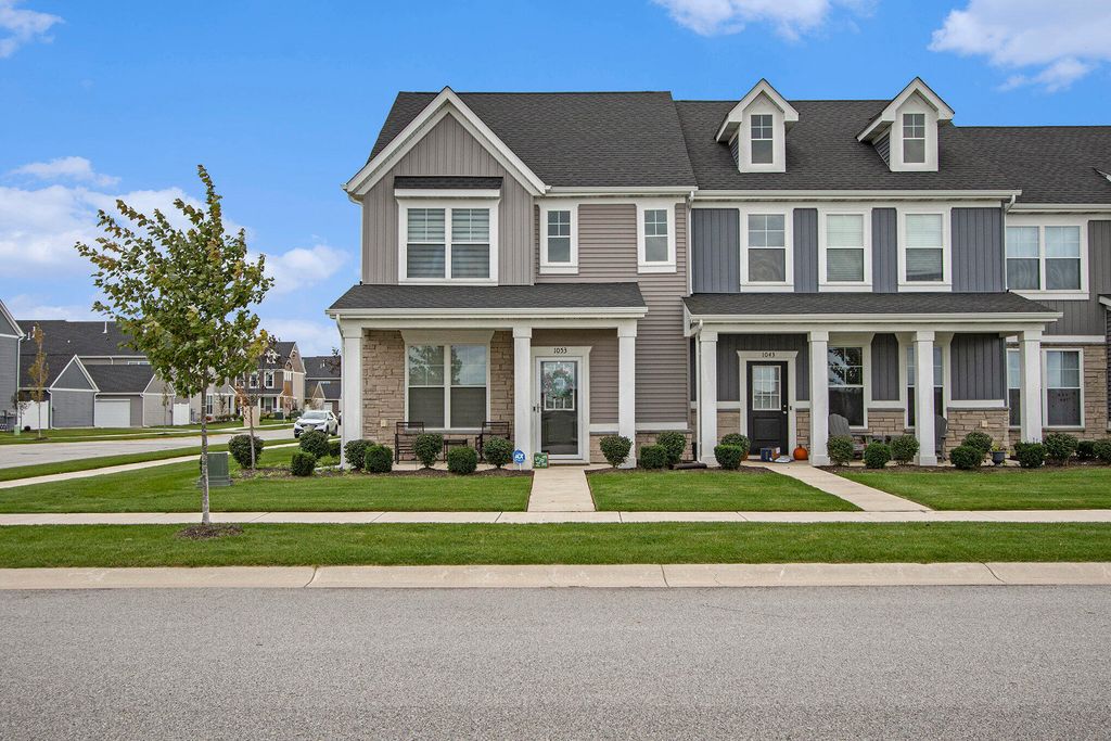 Photo of 1053 E 117th Lane, Crown Point, IN 46307 (MLS # 829719)