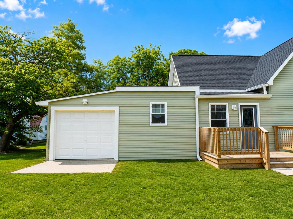 Photo of 601 E 3rd Street, Fowler, IN 47944 (MLS # 843360)