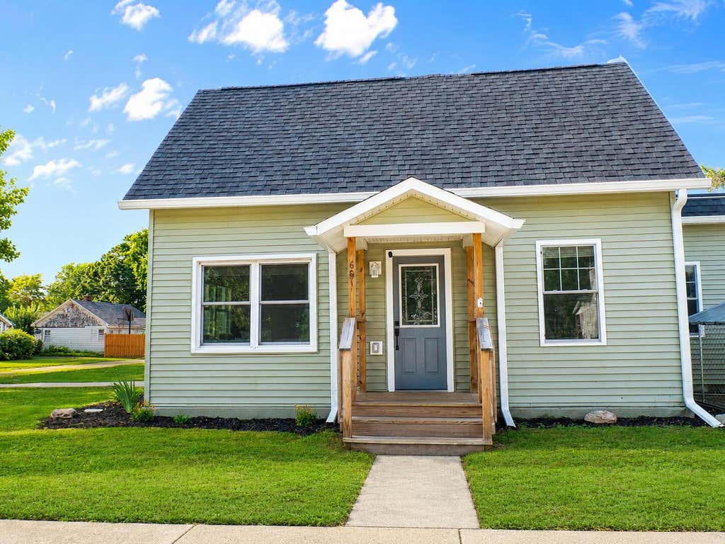 Photo of 601 E 3rd Street, Fowler, IN 47944 (MLS # 843360)