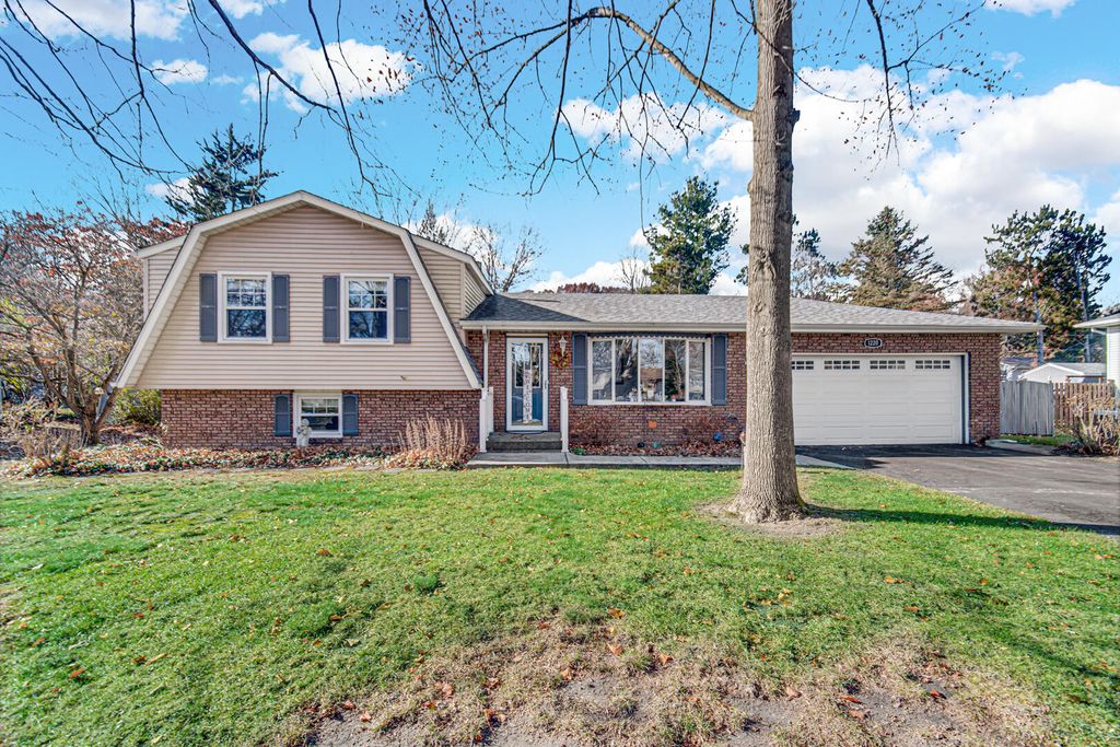 Photo of 1220 Dogwood Drive, Chesterton, IN 46304 (MLS # 831462)