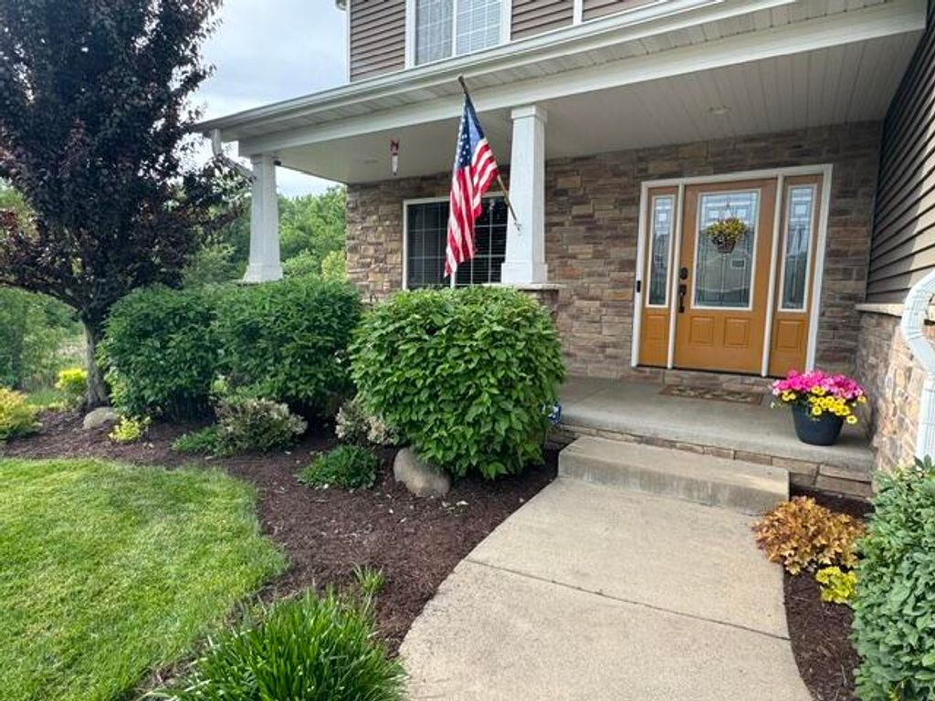 Photo of 508 Pine Trail Drive, Chesterton, IN 46304 (MLS # 839586)