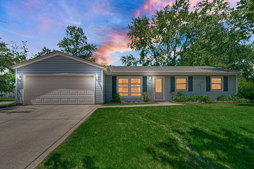 Photo of 2101 Hollandale Drive, Valparaiso, IN 46383 (MLS # 839838)