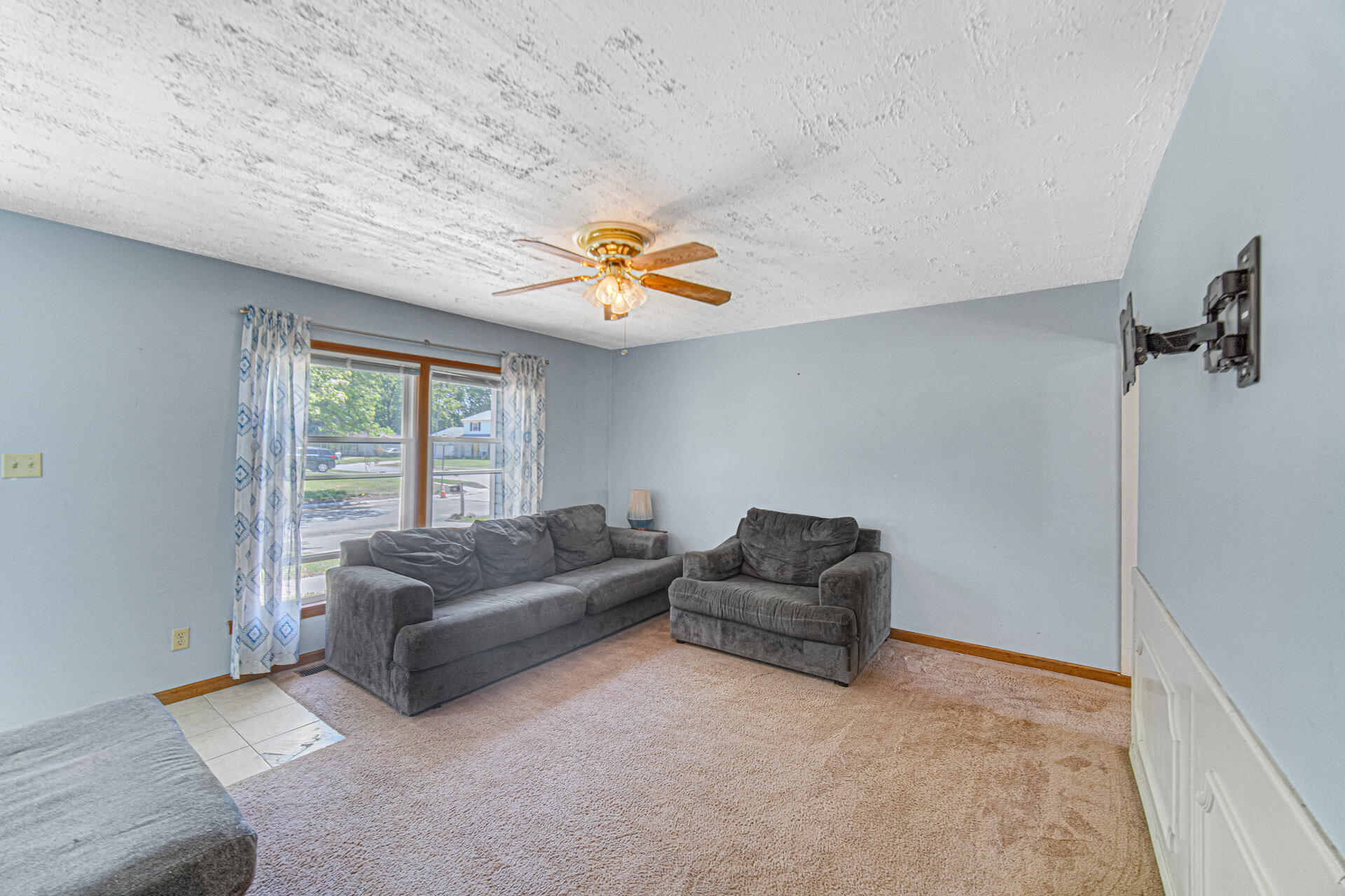 2101 Hollandale Drive