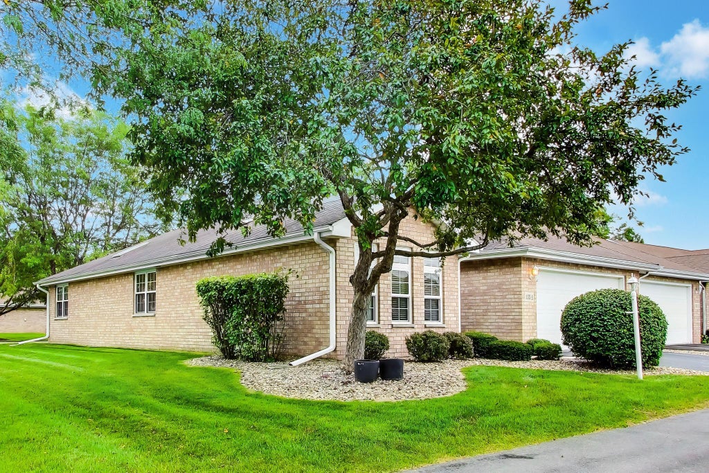 Photo of 1035 Easy Street #A, Crown Point, IN 46307 (MLS # 846206)
