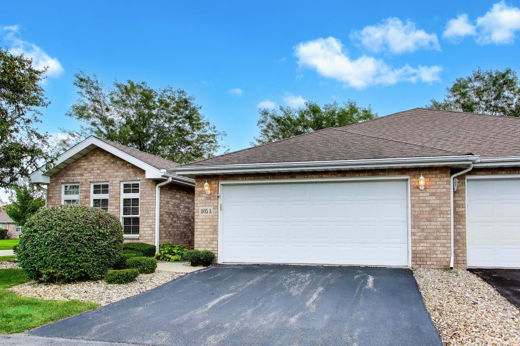 Photo of 1035 Easy Street #A, Crown Point, IN 46307 (MLS # 846206)
