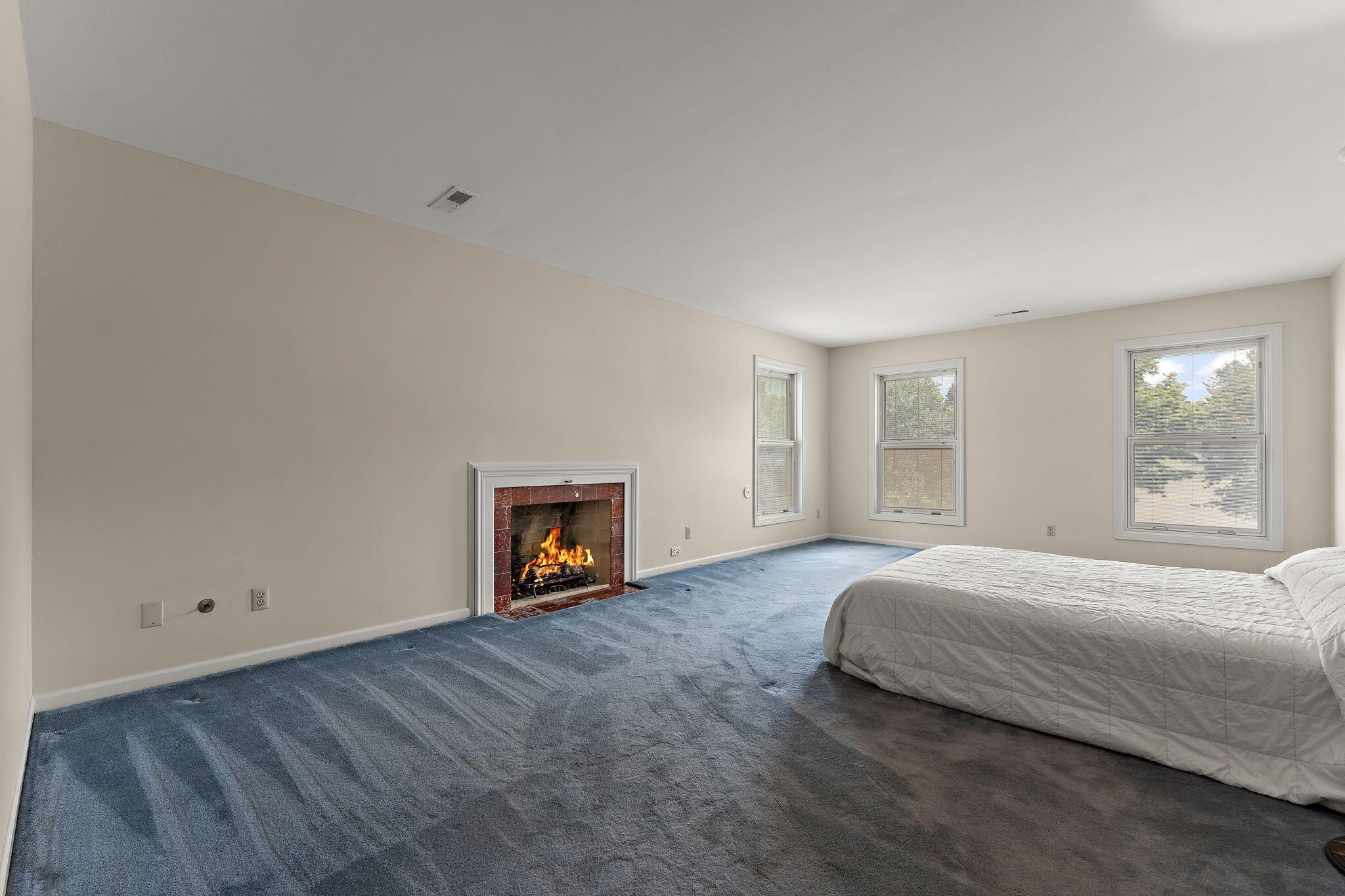 Valparaiso, Indiana 46385, United States, 4 Bedrooms Bedrooms, ,3 BathroomsBathrooms,Residential,Pending,171754