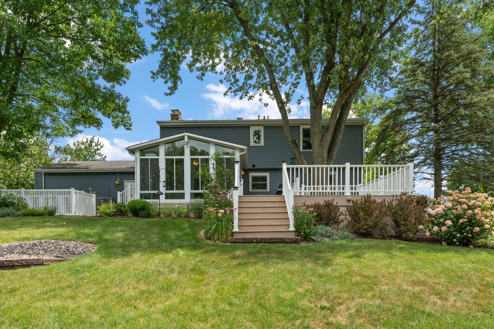 Valparaiso, Indiana 46385, United States, 4 Bedrooms Bedrooms, ,3 BathroomsBathrooms,Residential,Pending,171754